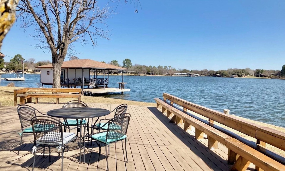 Granbury House | Private lake retreat with great decks, kayaks, bbq and fire pit.sleeps 8