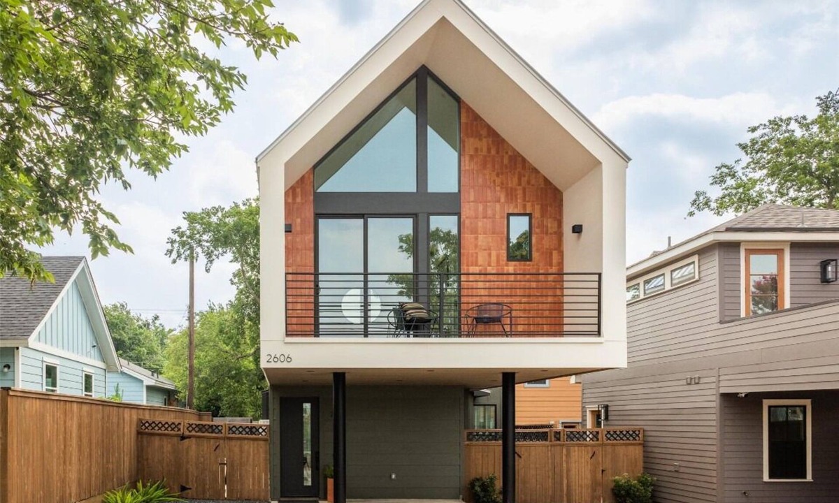 Chestnut House | Private peaceful Zen house located in a vibrant East Austin neighborhood.