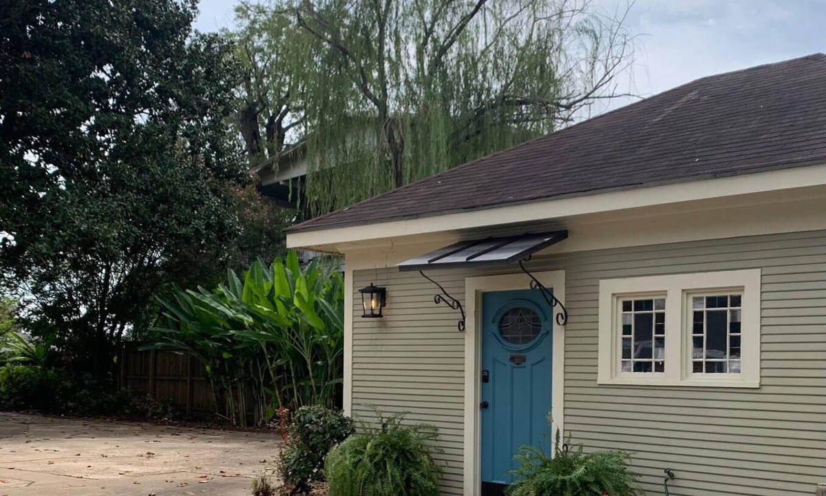 Natchitoches Cottage | Quaint guest house is within walking distance to downtown.