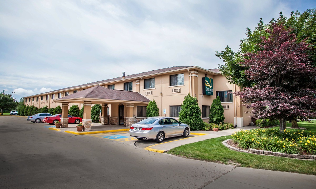 Beloit Hotel | Quality Inn Beloit