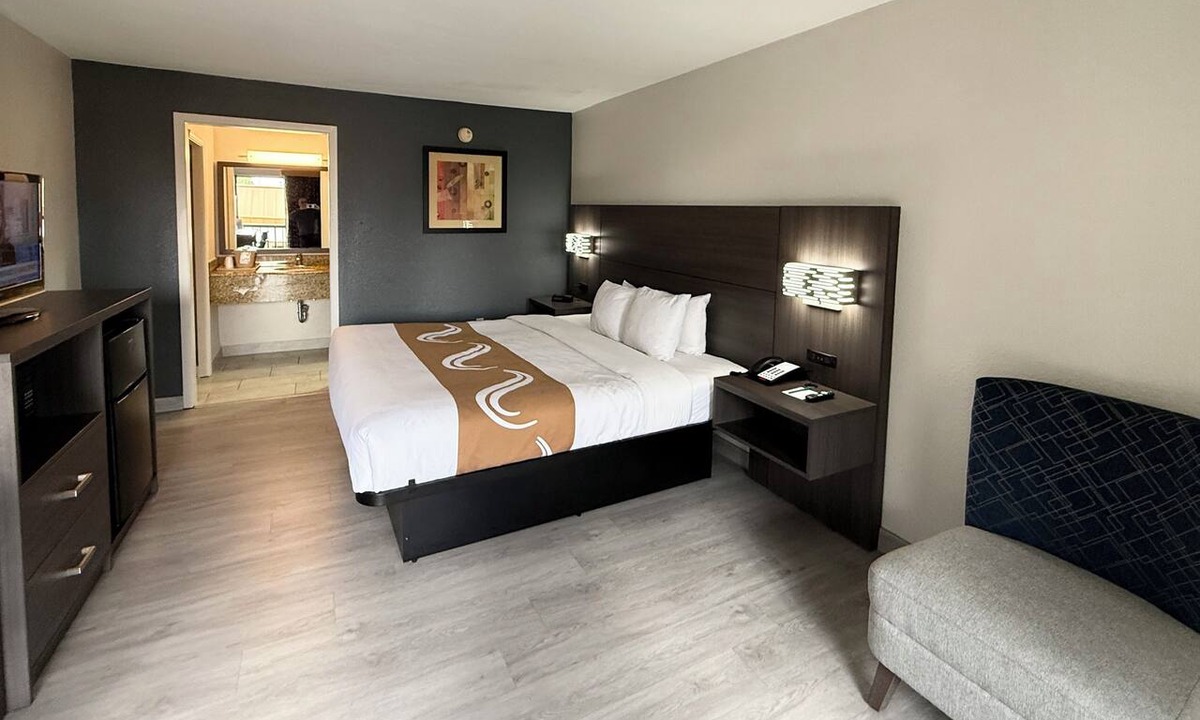 Port Allen Hotel | Quality Inn & Suites Baton Rouge West – Port Allen