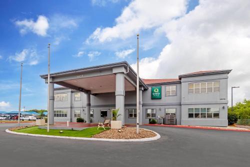 Wetmore Hotel | Quality Inn & Suites Near Six Flags and Medical Center