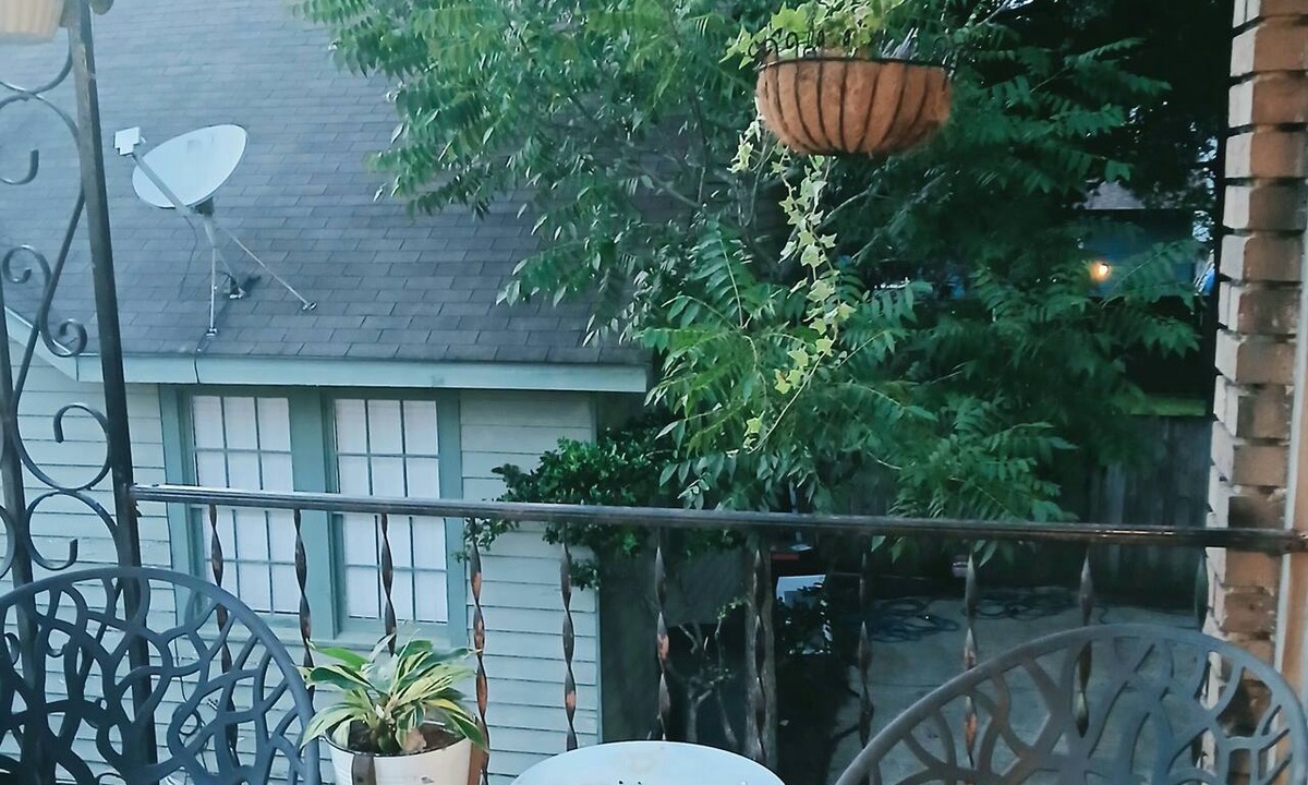 Mid City South Apartment | Quiet 2 Bdrm Apt in the Heart of Baton Rouge Close to Anything a Traveler Needs