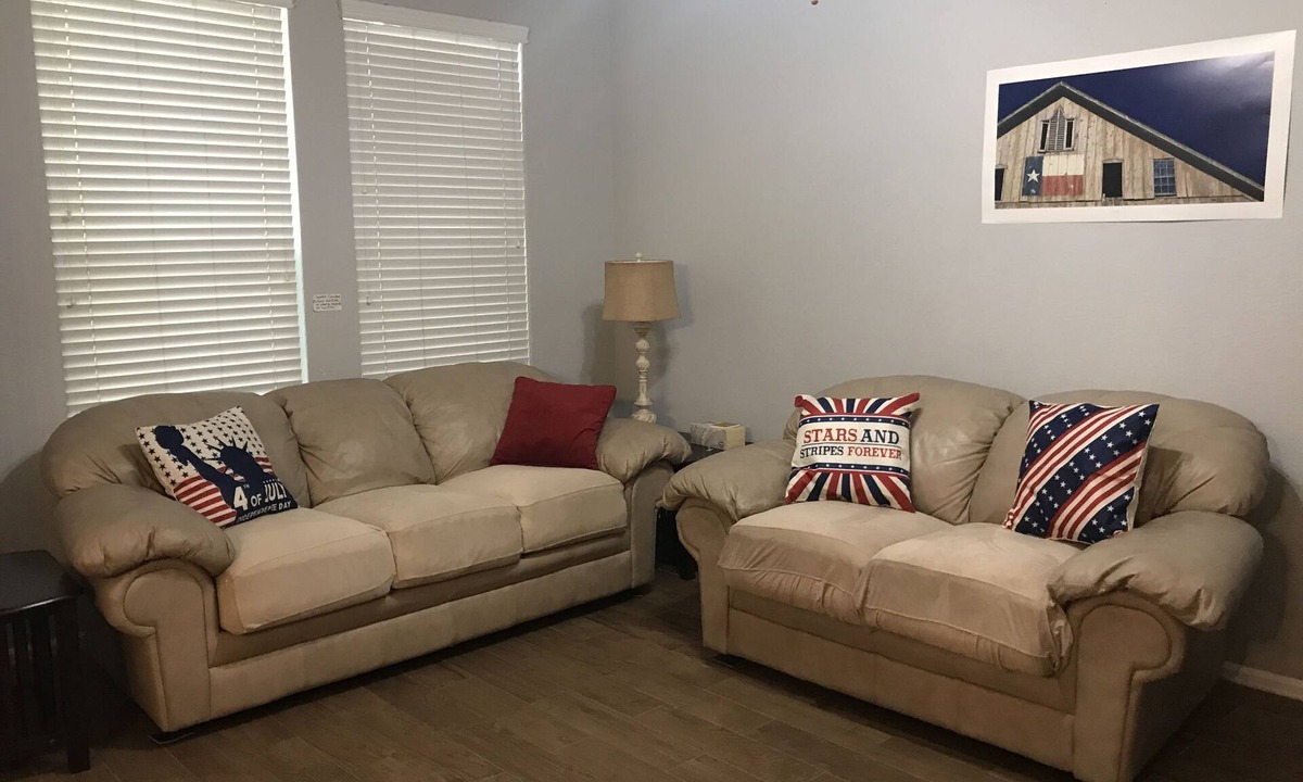 North Central Thousand Oaks House | Quiet townhouse, easy access to 1604 and 281