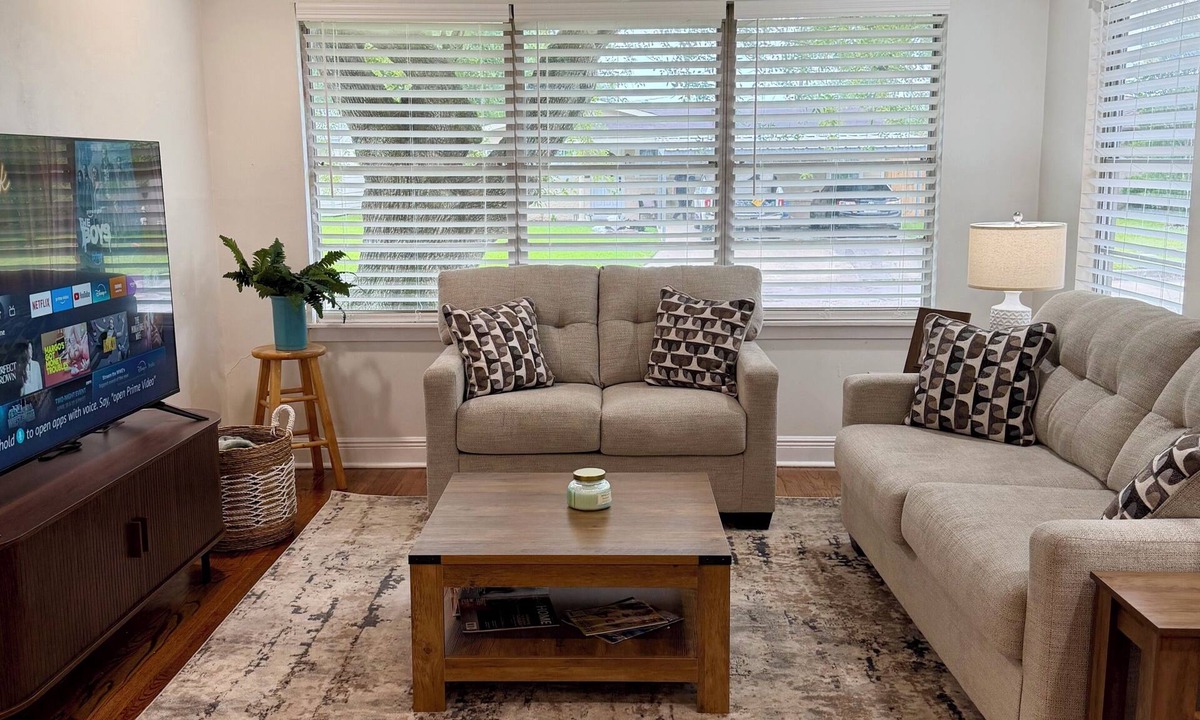 West Orange House | Quiet West Orange Stay Clean & Comfortable