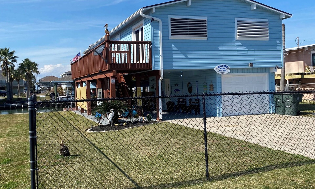 Galveston House | Ready for the Summer — Gated, Family Canal House, Pet Friendly!