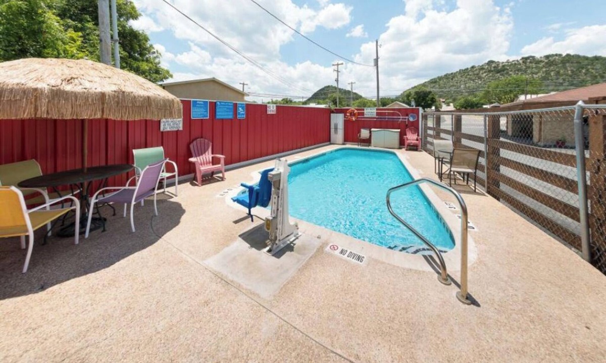 Junction Hotel | Recharge & Relax—Pet-Friendly King Room w/Access to Seasonal Pool +Free Parking