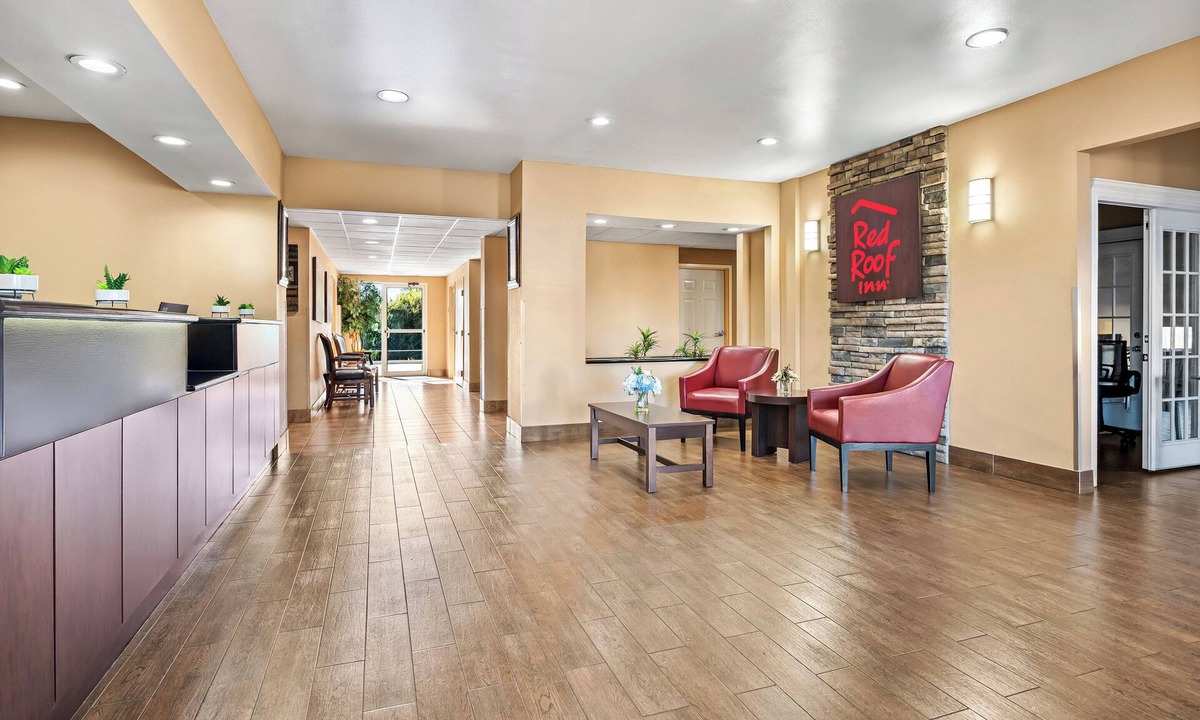 Houma Hotel | Red Roof Inn & Suites Houma