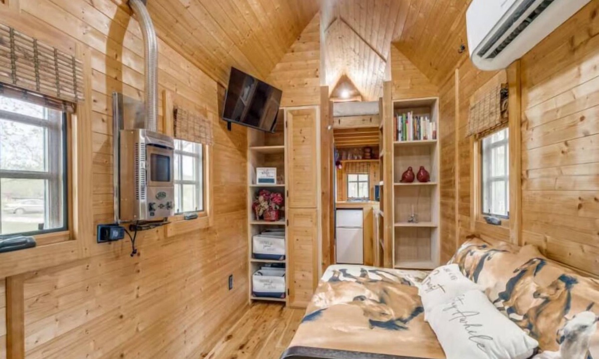 Gainesville House | Redbud Falls Ranch | Peaceful Horse Ranch Retreat & Private Horse Experiences