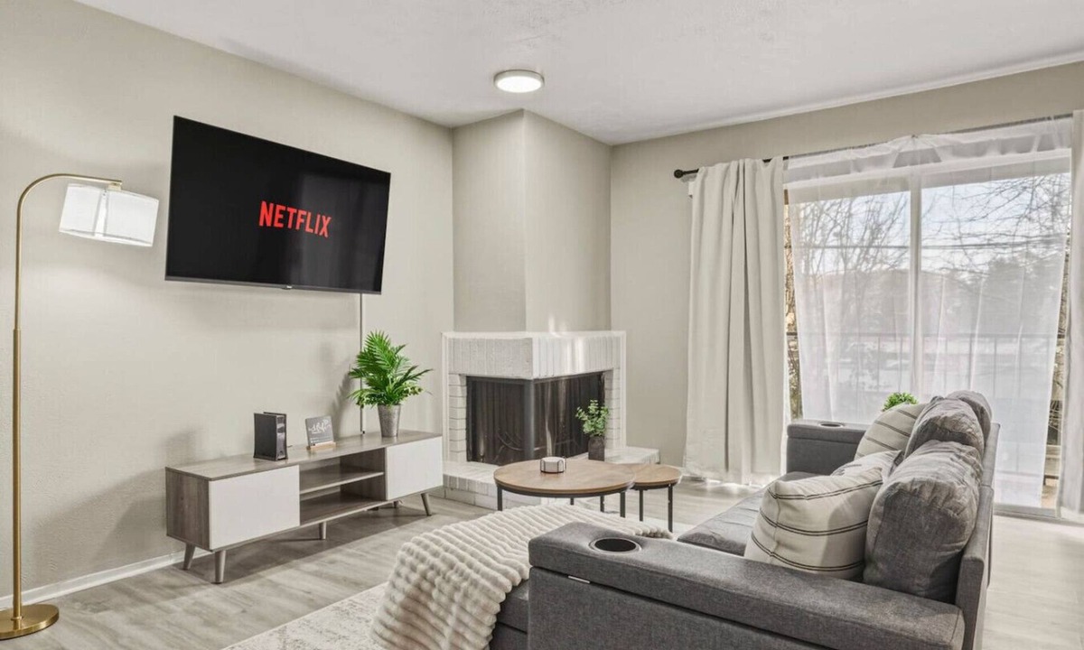 Far North Dallas Apartment | Refined Dallas 1BR|Pool+Gym|Galleria|20 Min to DT
