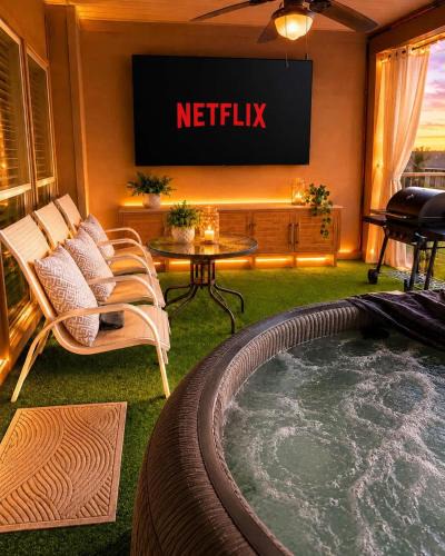 Legacy Park House | Regent Villa - Theatre - Hot Tub - Game Room - BBQ