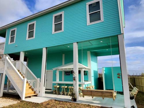 Crystal Beach House | Relaxing Crystal Beach Bayside Cabin with Fenced Yard Bolivar Peninsula Texas