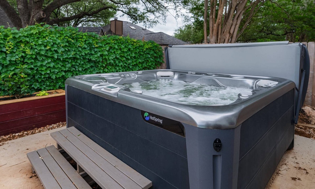 South Creek House | Remodeled, Private Pool & Hot Tub, Gas BBQ, Xbox, Ping Pong, Foosball, Fully-equipped Kitchen