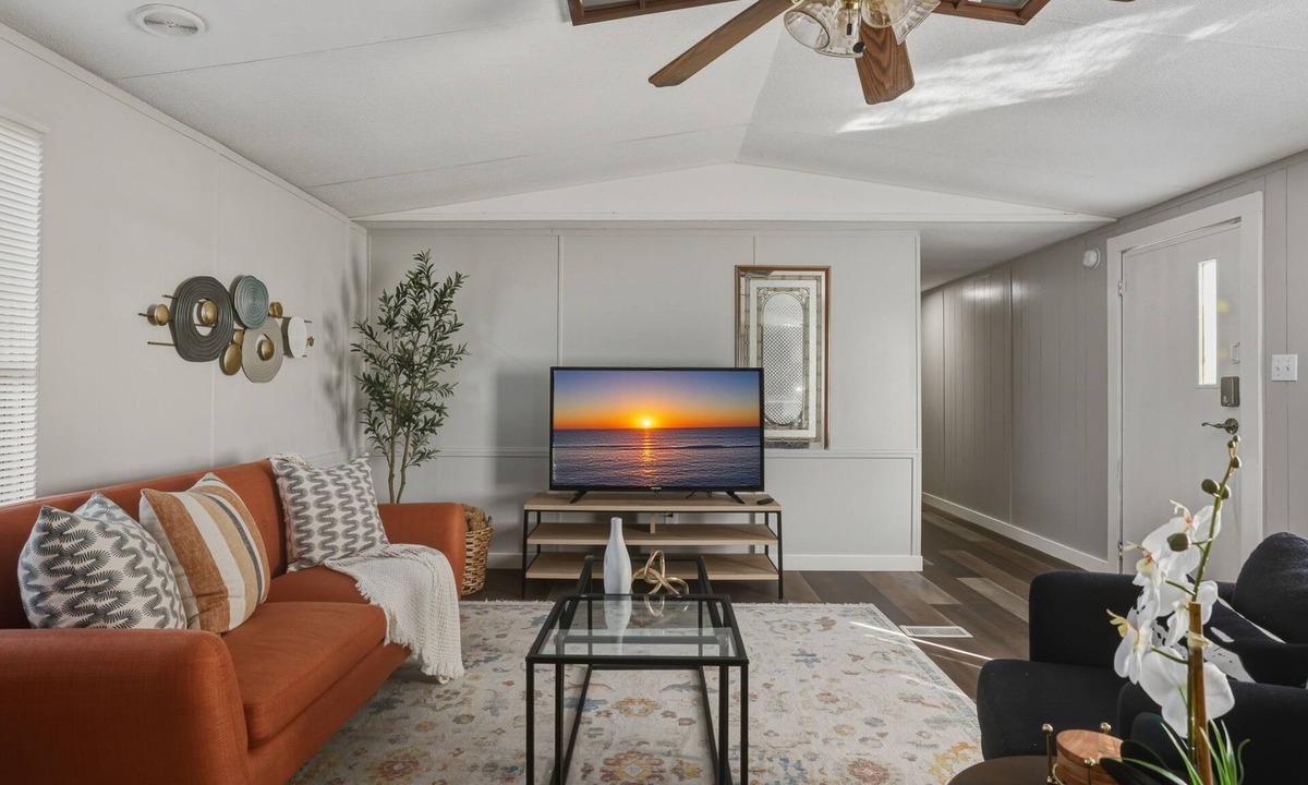 Lissie House | Renovated Country Home on Texas Sports Ranch