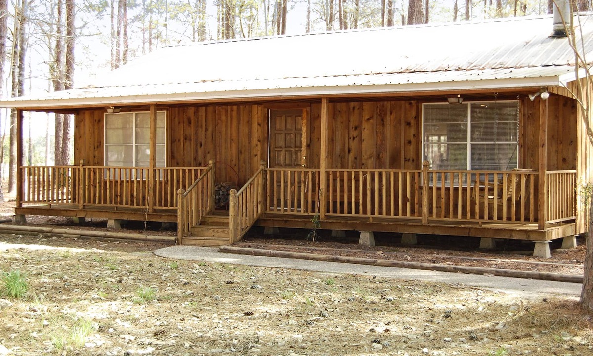 Oakdale Cabin | Rental Cabin with Fishing Privileges in Stocked Pond