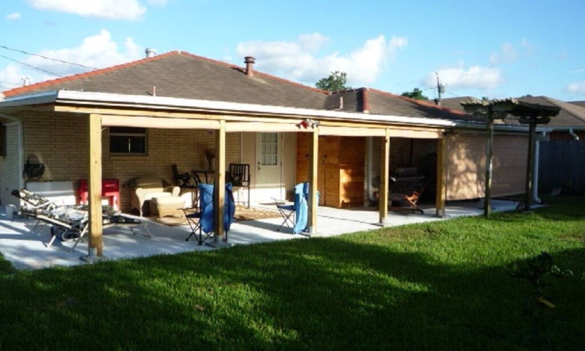 Arabi House | RENTAL FOR SUPER BOWL AND/OR MARDI GRAS. 10 MIN TO QUARTER -3 OFF STREET PARK