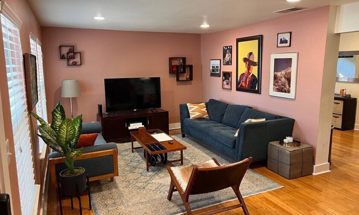 Blackshear-Prospect Hill Villa | Retro Cowboy Villa in the Heart of Austin