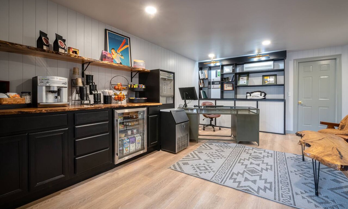 Peterborough Hotel | Riverhouse by Weekender (Formerly Jack Daniels Inn)