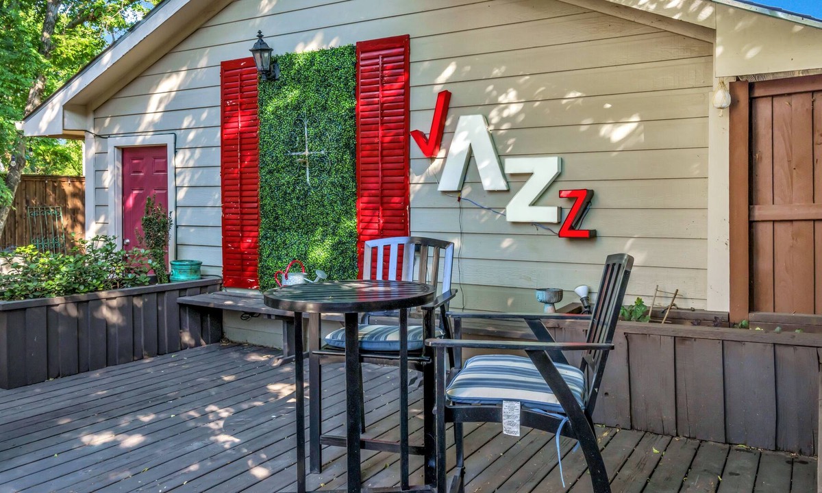 Junius Heights House | ROARING 20's Jazz Themed 2,400 SF House