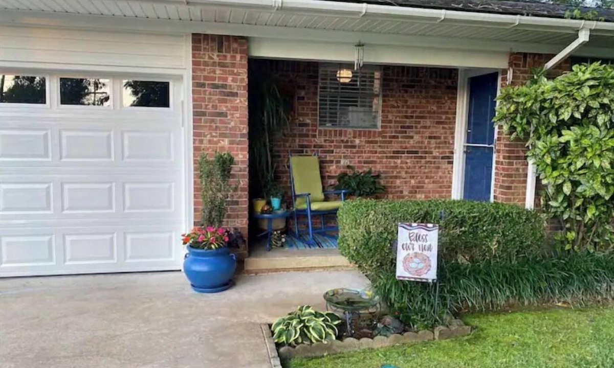 Murfreesboro House | Robins Nest "The Best Nest In Town" Newly Remodeled Master Bath.