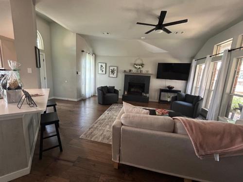 Elmo House | Rockwall Harbor Retreat