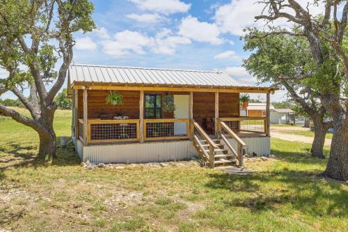 Harper Apartment | Romantic Wine Country Cabin Near Fredericksburg