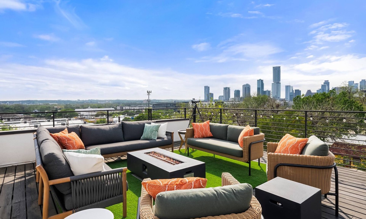 Blackshear-Prospect Hill House | Rooftop Deck, Heated Pool, and Game Room - 4-BR East Austin Home Mins to Downtown!