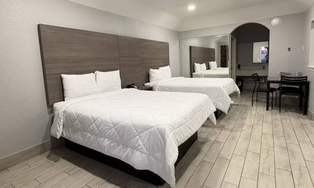 Houston Hotel | Room w/Kitchenette, Off Highway 249 | Willowbrook Mall & Dining Nearby