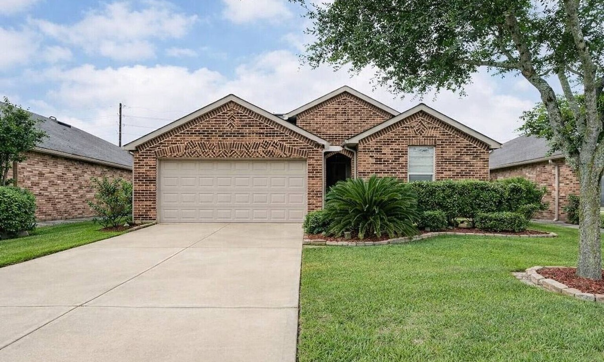 Richmond House | Rosenberg 4BR 3 Baths Getaway- 6 Beds Ideal for Families & Groups! Book Now!