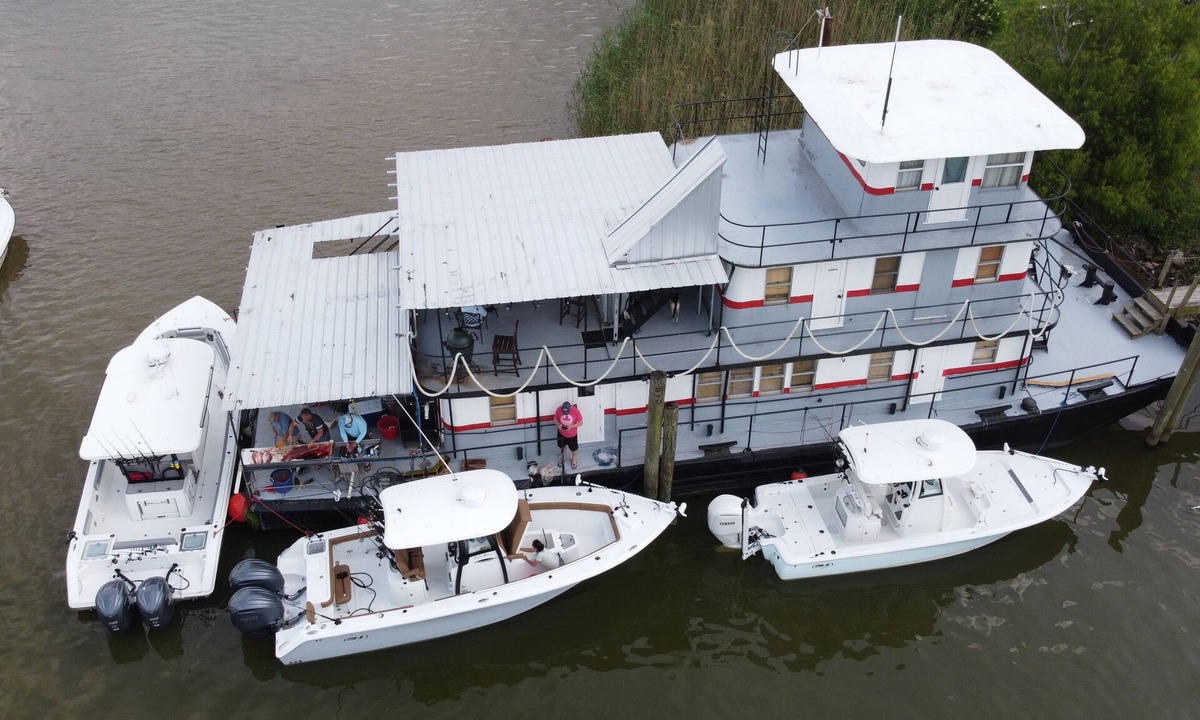 Venice Cabin | Rougaroux Lodge @Venice Marina is a Sportsman dream!