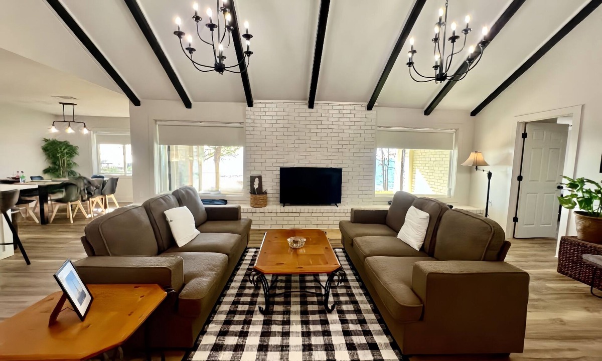 Florien House | Roux’s Lake House South Toledo Bend Lake 4 bedrooms 3 baths 8 beds sleeps 10