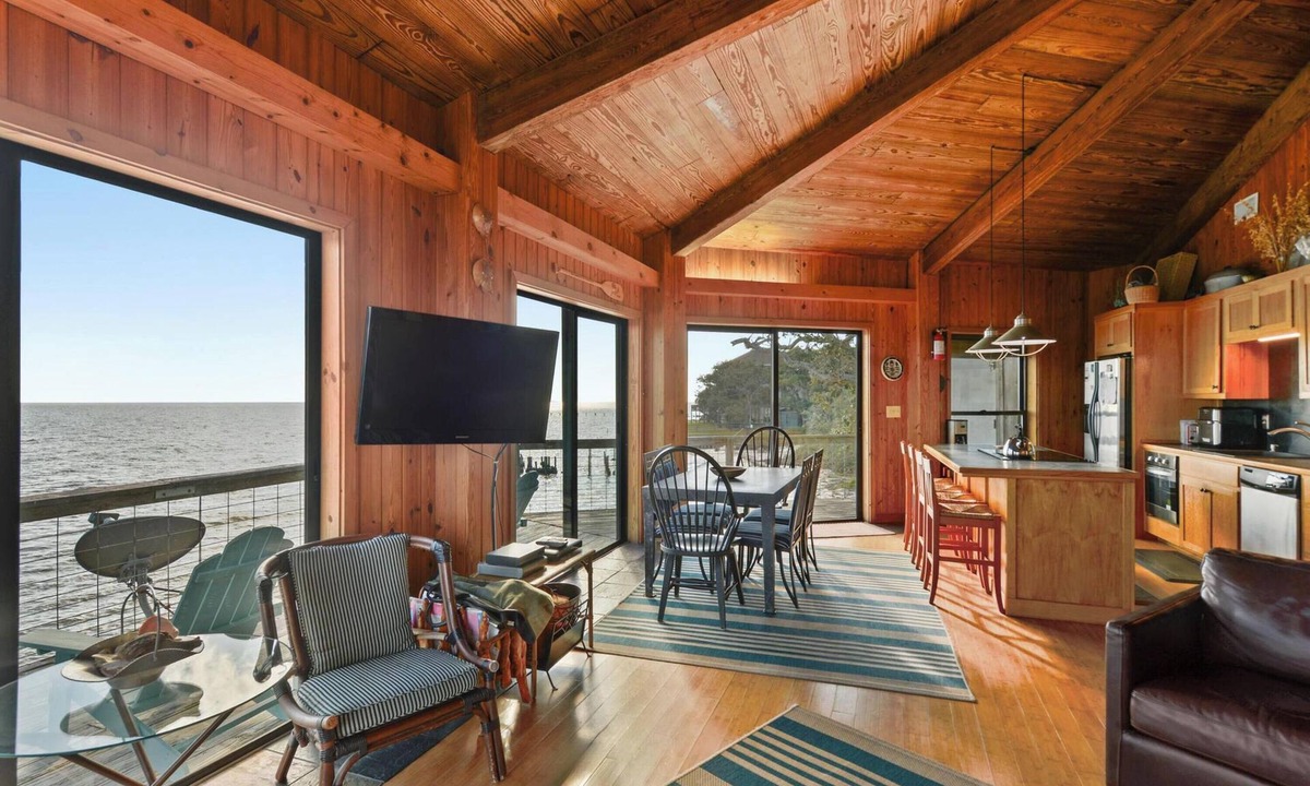 Ocean Springs House | Rustic Retreat