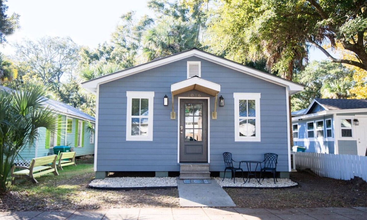 Biloxi House | Seahorse Studio - A Downtown Retreat