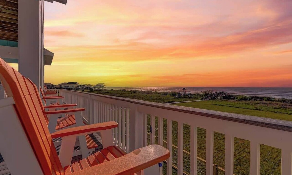 Crystal Beach House | Seaside Sanctuary, Pool/Hot Tub