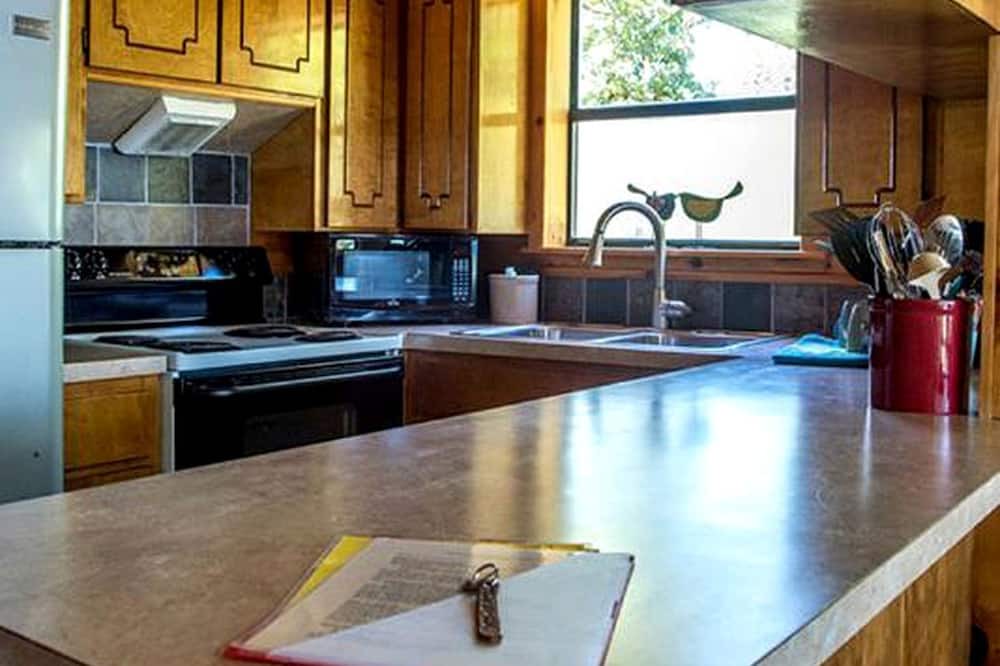Smithville Cabin | Secluded A-Frame Cabin with Incredible Views near Mountain Fork River in Oklahoma