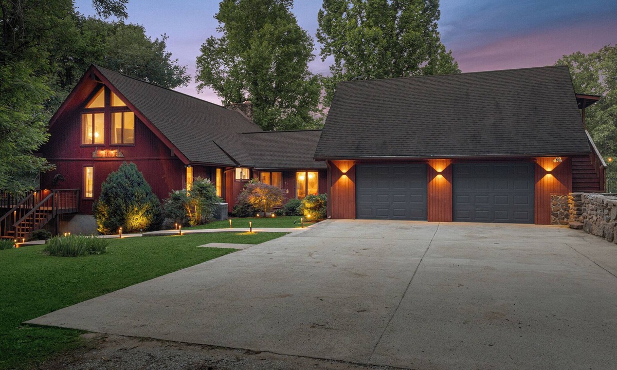 Jasper Cabin | Secluded Arkansas Grand Canyon Lodge Pool + Hot Tub Sleeps 16+
