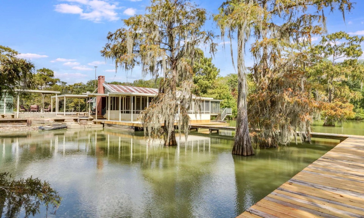 Opelousas Other | Secluded, Private Lake; Games, Fish, Kayak, Relax