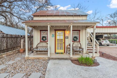 Fredericksburg House | Serendipity