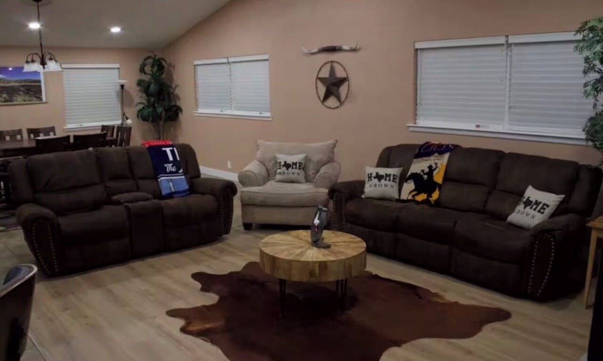 Northwest Dallas House | Serene 3-bedroom house with AC in vibrant Dallas. A Warm Texas Welcome!