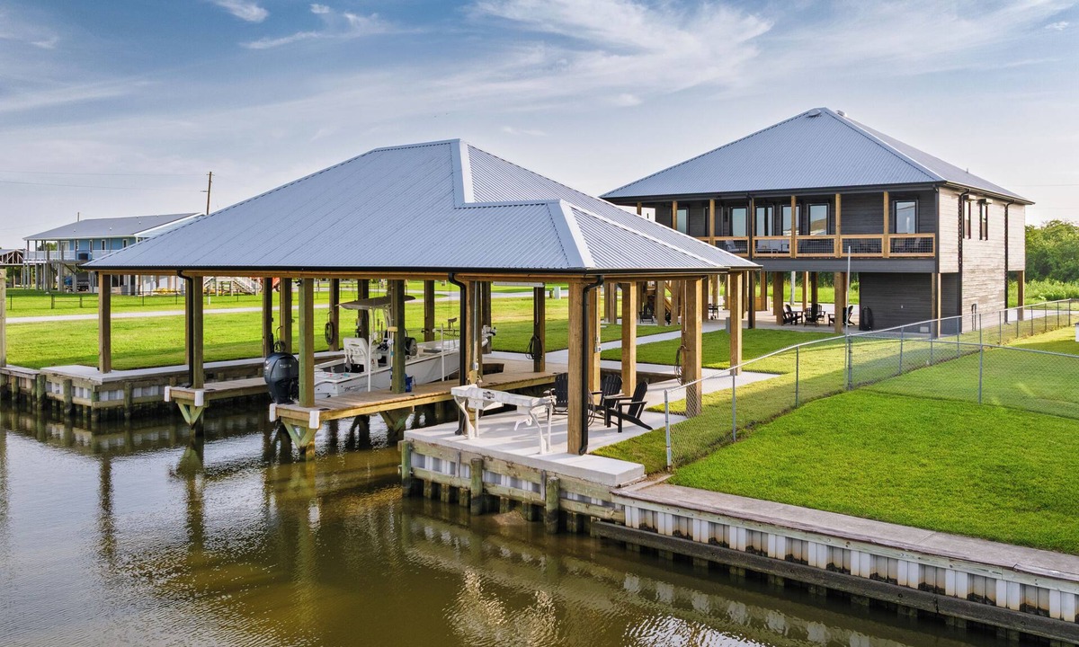 Hackberry House | Serene Hackberry Waterfront Escape - Boat Slips + Sunrise Views