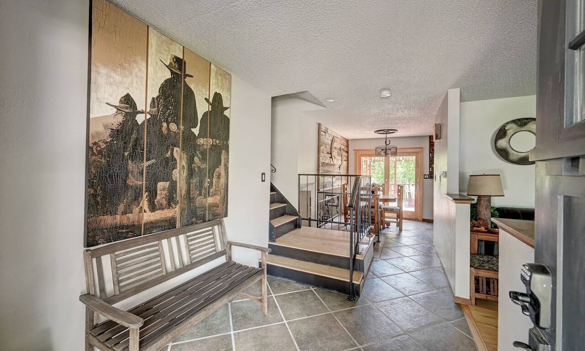 Castlewood House | Serene Rustic Haven, Huge Yard & Decks , ZenDen