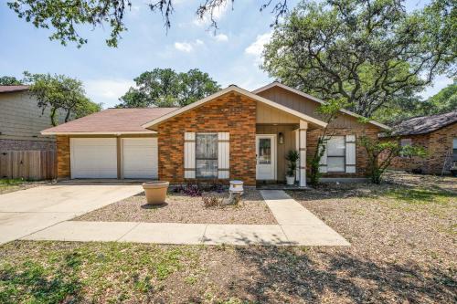 Great Northwest House | Serene San Antonio Vacation Home w/Smart TVs