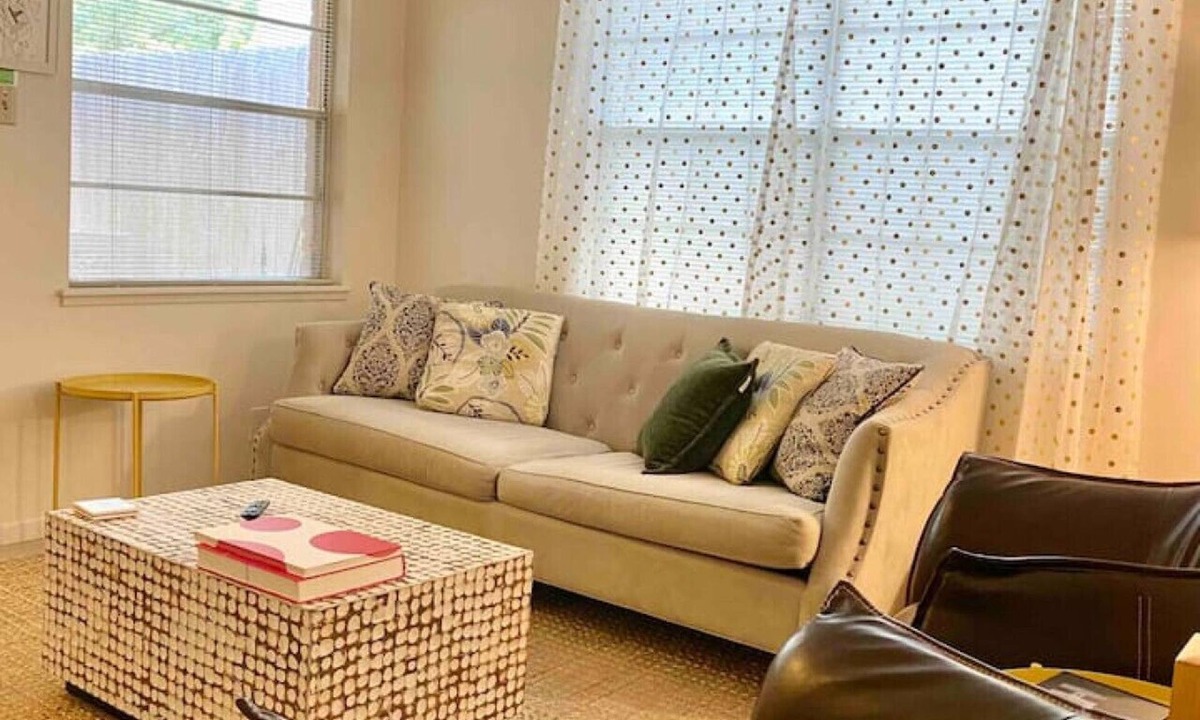 Southgate Apartment | Shabby Chic Duplex Tx Medical Center, Rice Village