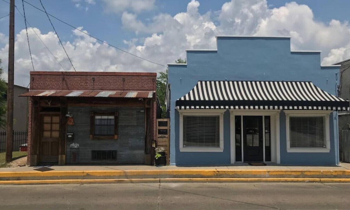 New Iberia House | Side-By-Side Both Places, Groups Can Spend More Time Together!