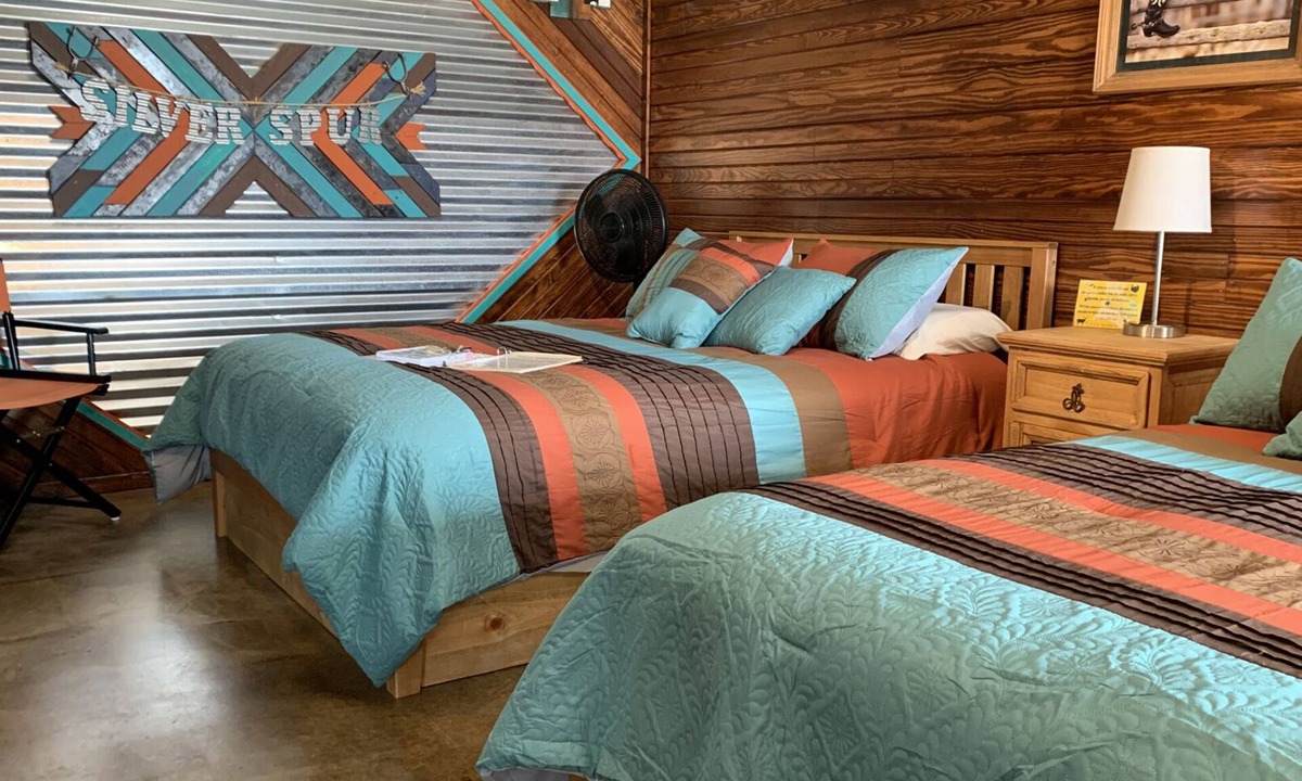 Cache Cabin | Silver Spur Cabin explore Wichita Mountains near Cache Medicine Park Wild West