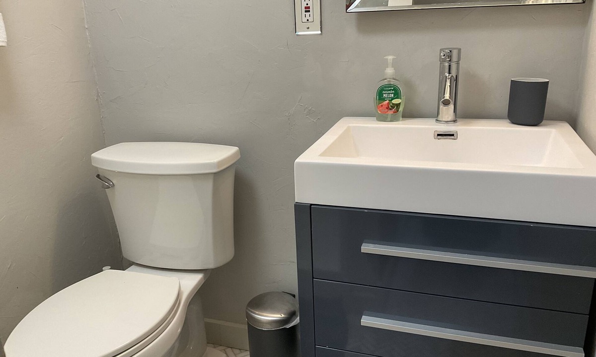 Parker Lane Apartment | Small efficiency loft apt in back of duplex 3 story townhouse. No shared spaces.