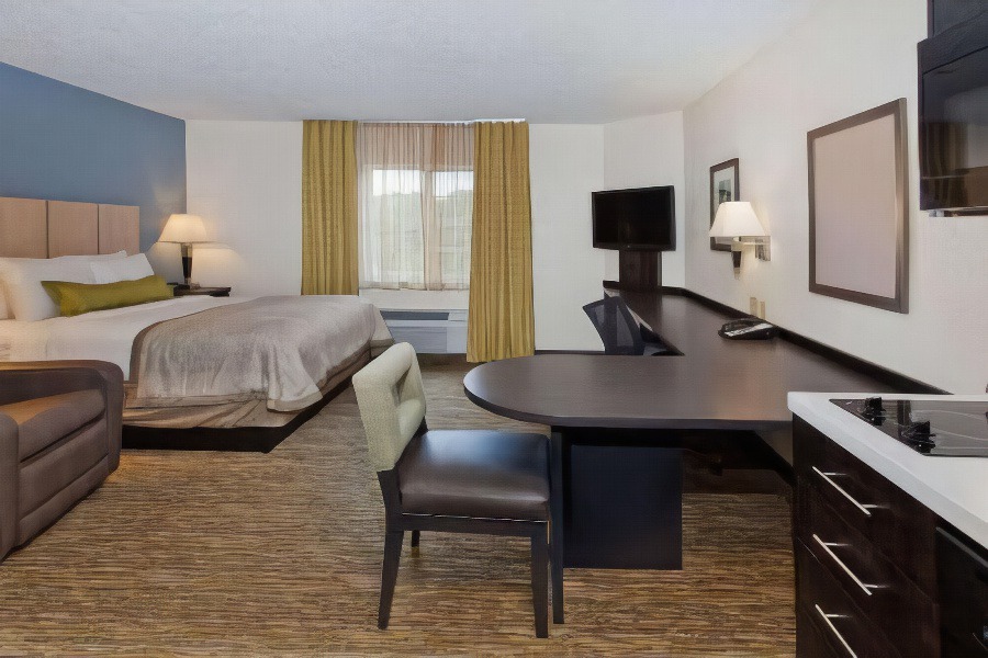 Fossil Creek Hotel | Sonesta Simply Suites Fort Worth