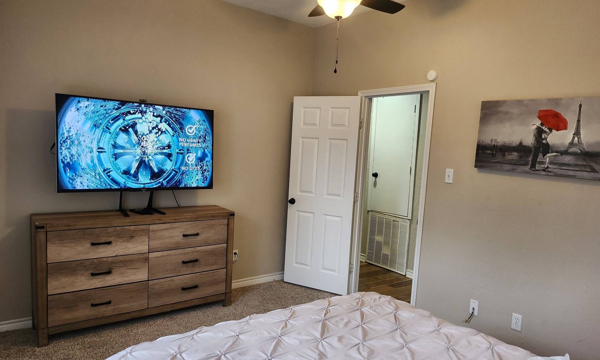 Beaumont House | Spacious 4-bedroom house in brilliant Beaumont with AC, WiFi
