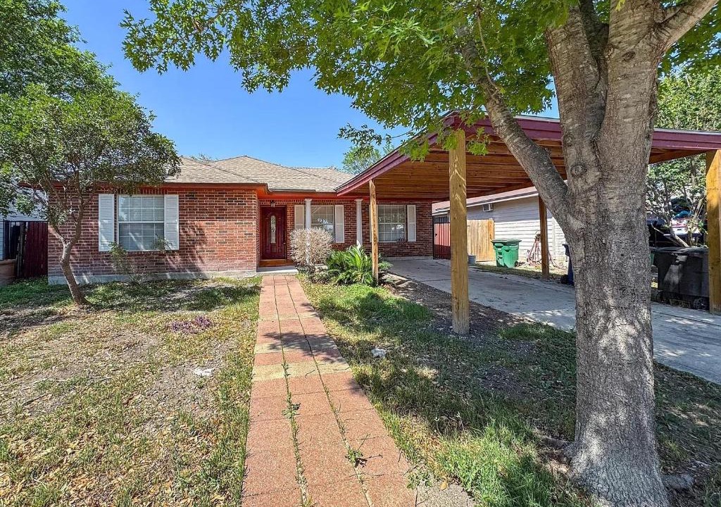 Southside House | Spacious 4BR Near Riverwalk, Missions, Downtown San Antonio