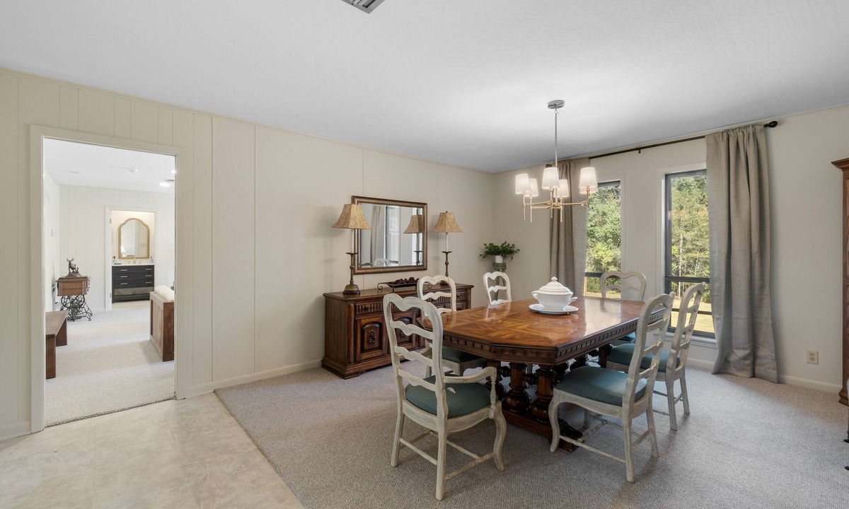 Hattiesburg House | Spacious 4BR Retreat Fish Pond, Fire Pit&Game Room